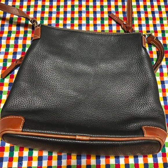 Dooney & Bourke Pebble Grain Crossbody - Picture 3 of 6